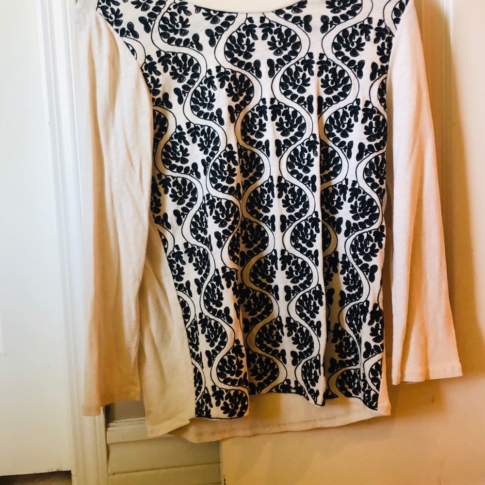 Long sleeve t shirt with embroidery